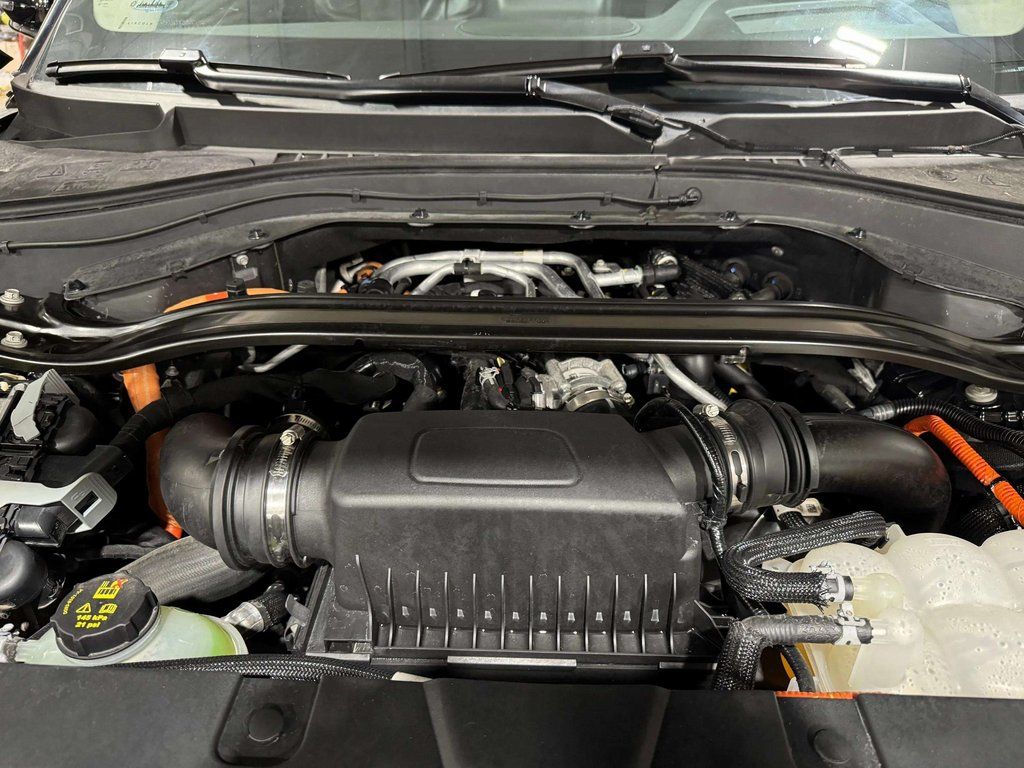 Certified Used 2022 Infinite Black Metallic Clearcoat Lincoln Grand Touring image 29