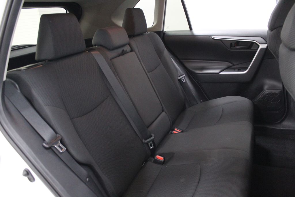 Thumbnail: 2019 Toyota RAV4 - 27
