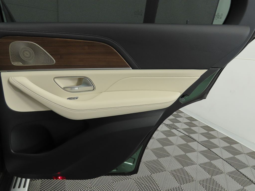 Thumbnail: 2026 Mercedes-Benz GLE - 27