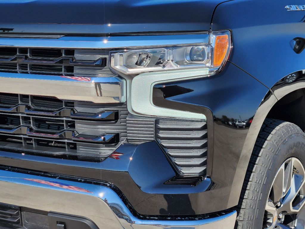 2025 Chevrolet Silverado 1500 LT 5