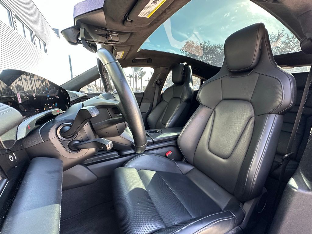 Thumbnail: 2022 Porsche Taycan - 5