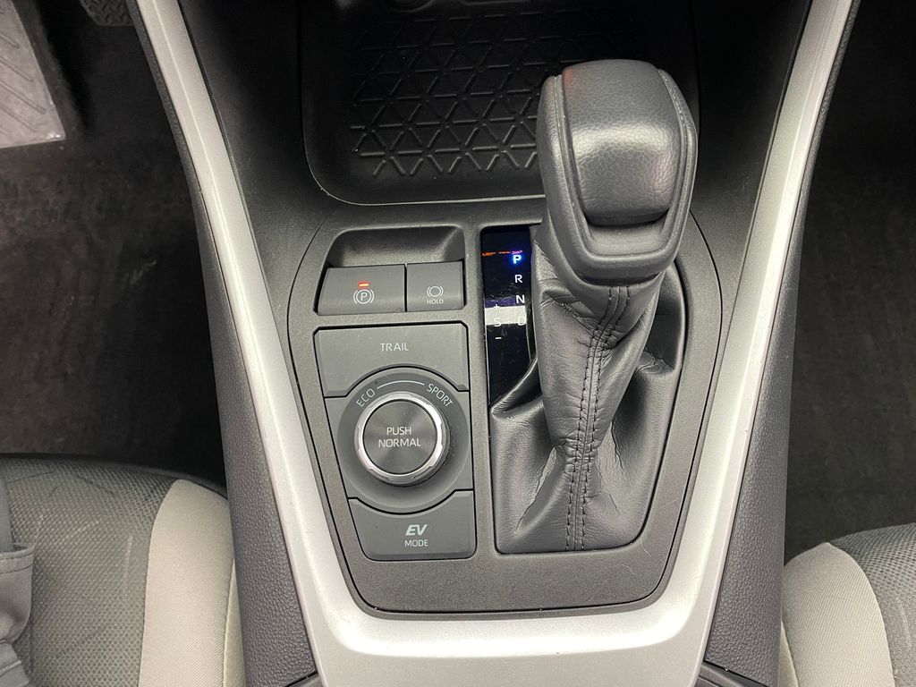 2023 Toyota RAV4 XLE 29
