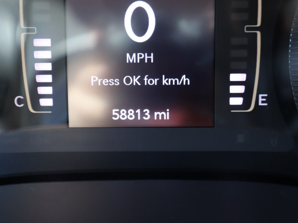 Used 2019 Gray Jeep Latitude Plus image 34
