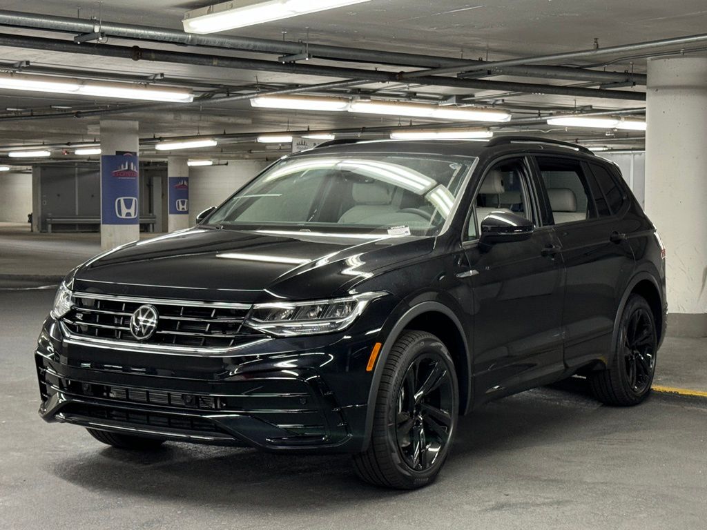 2024 Volkswagen Tiguan 2.0T SE R-Line Black 3