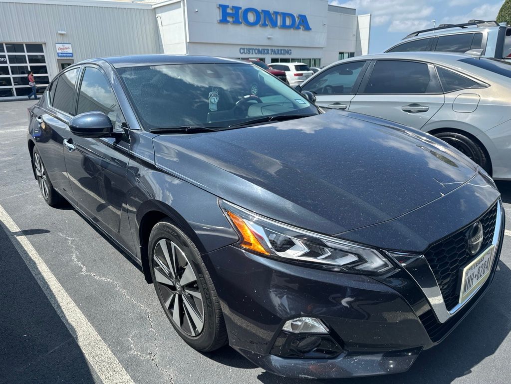 Thumbnail: 2019 Nissan Altima - 3