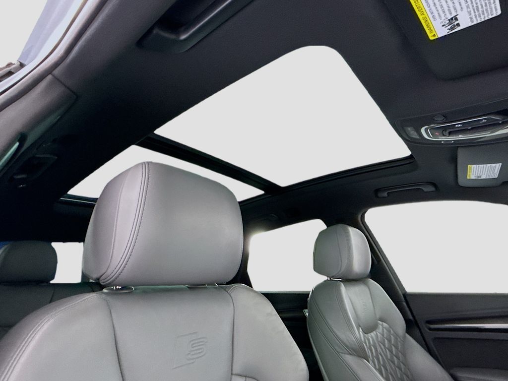 Thumbnail: 2020 Audi SQ5 - 18