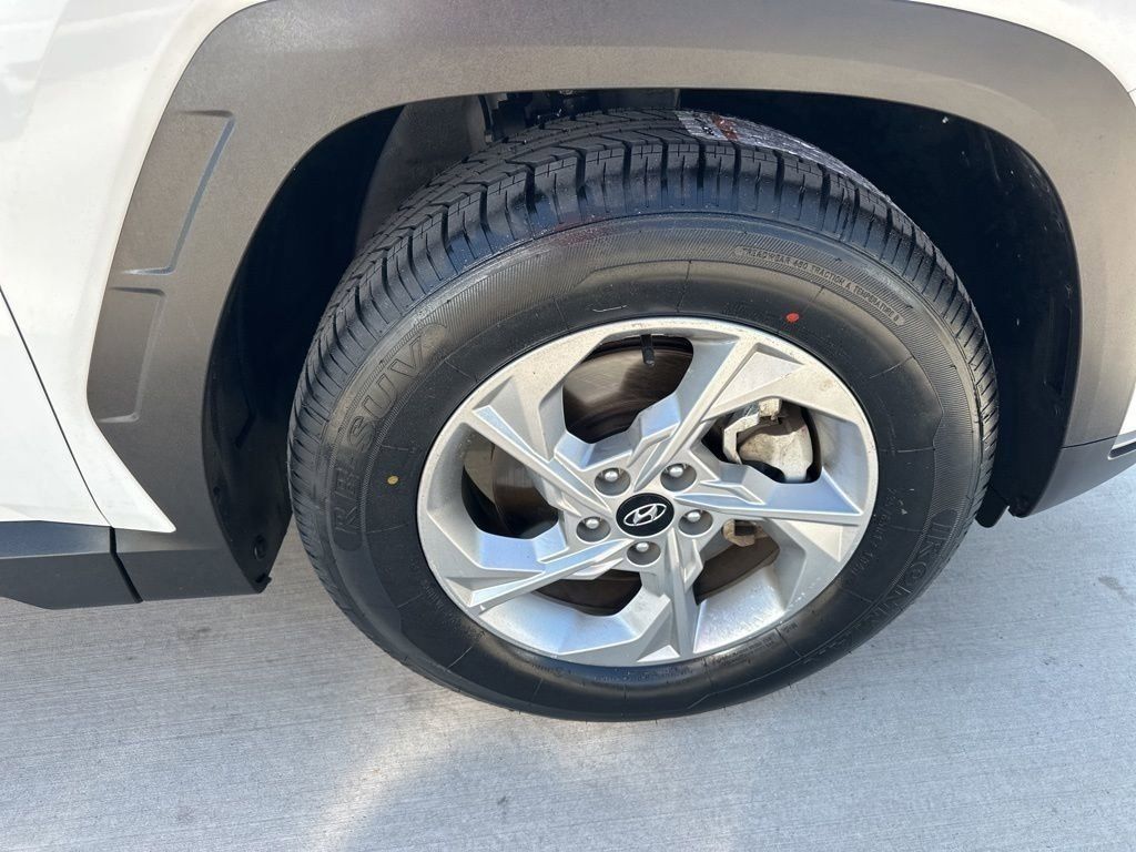 2024 White Pearl Hyundai Tucson SEL FWD SUV