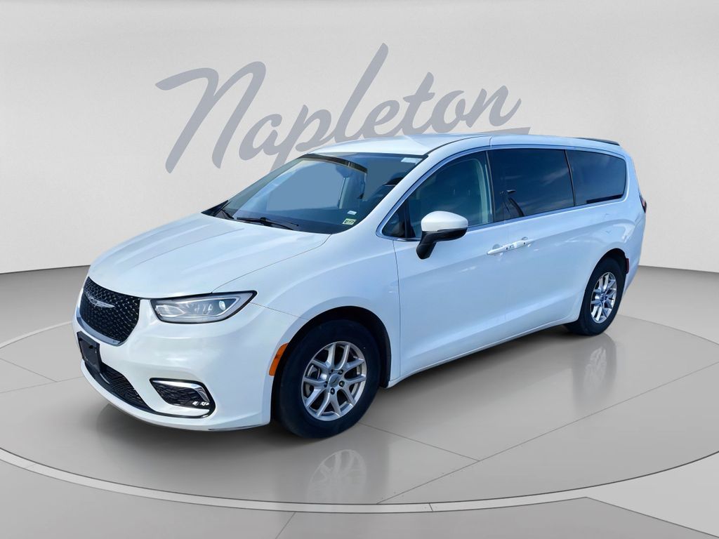 Bright White Clearcoat 2023 Chrysler Pacifica Minivan Front-Wheel Drive 9-Speed Automatic