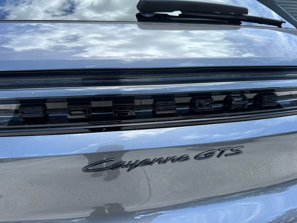Thumbnail: 2025 Porsche Cayenne - 12
