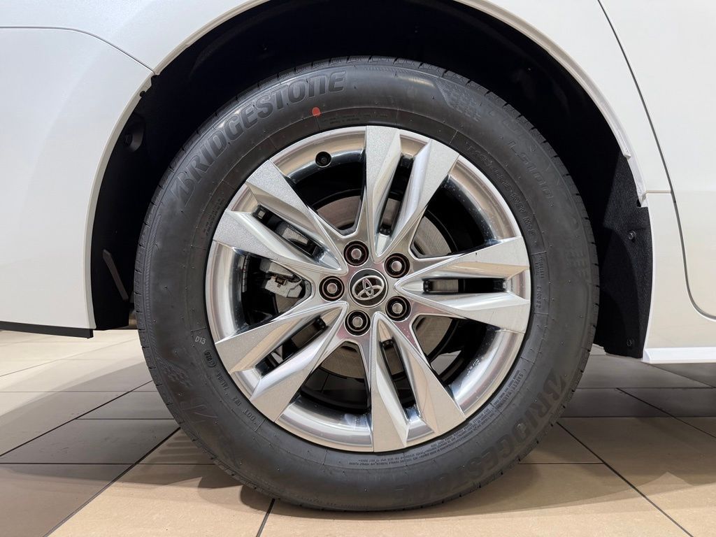 Thumbnail: 2026 Toyota Sienna - 9