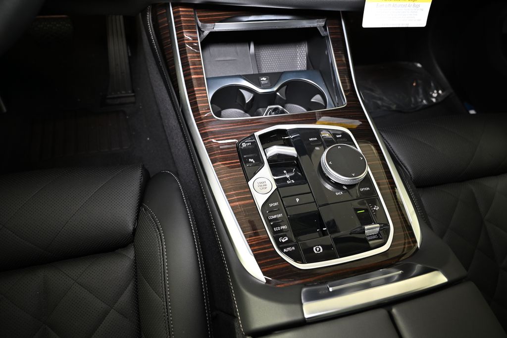 Thumbnail: 2026 BMW X7 - 19