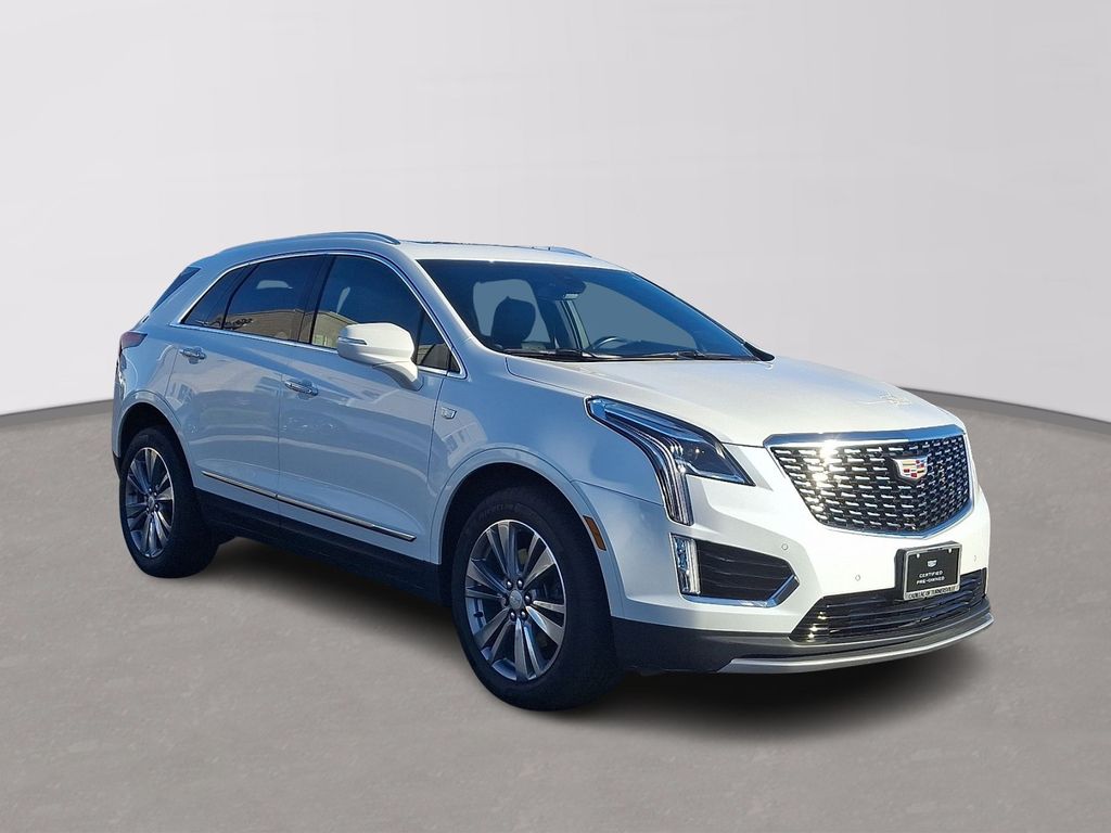 Thumbnail: 2024 Cadillac XT5 - 3