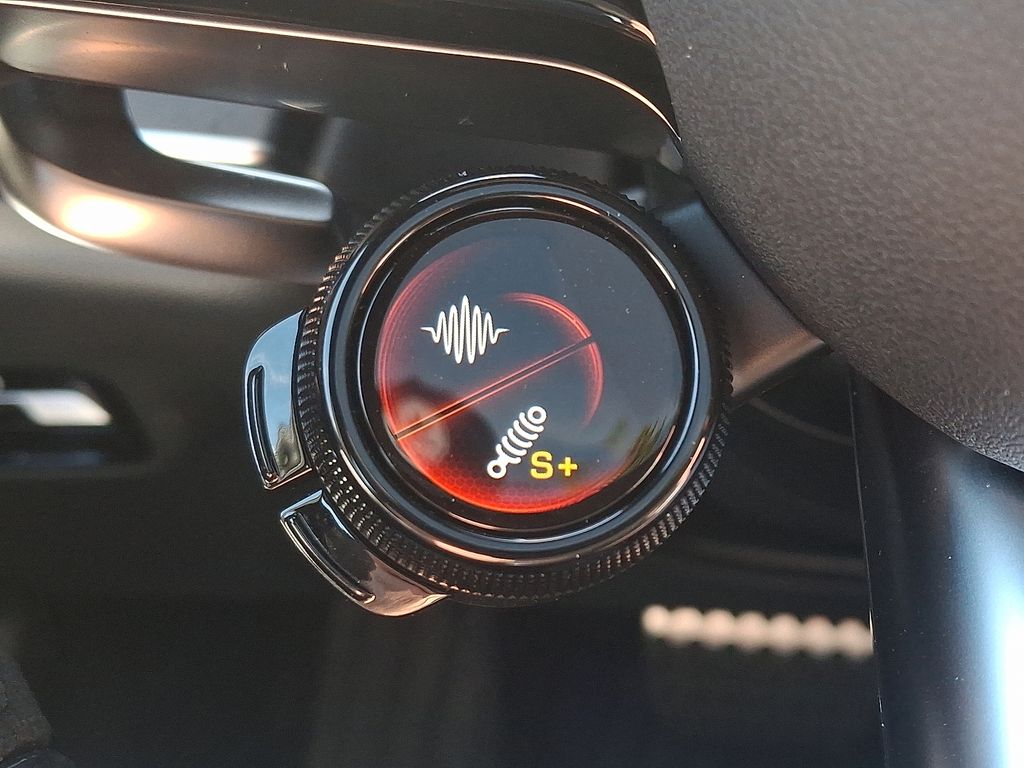 Thumbnail: 2026 Mercedes-Benz E-Class - 15