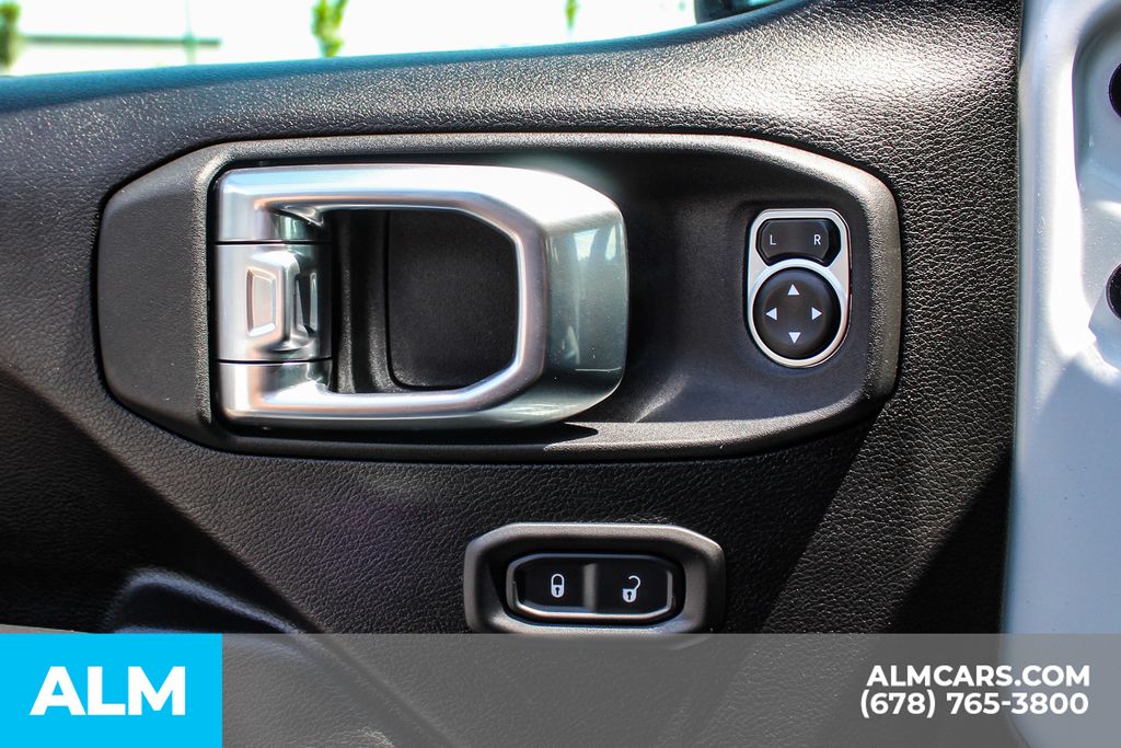 Used 2025 White Jeep Willys image 39