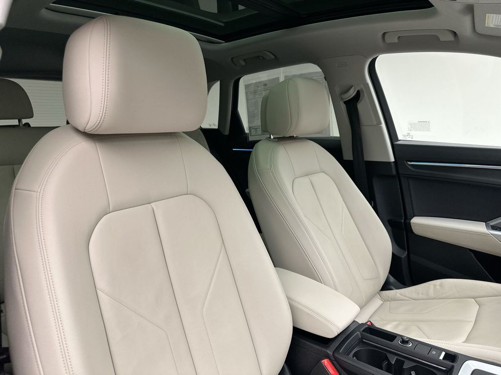 Thumbnail: 2021 Audi Q3 - 18