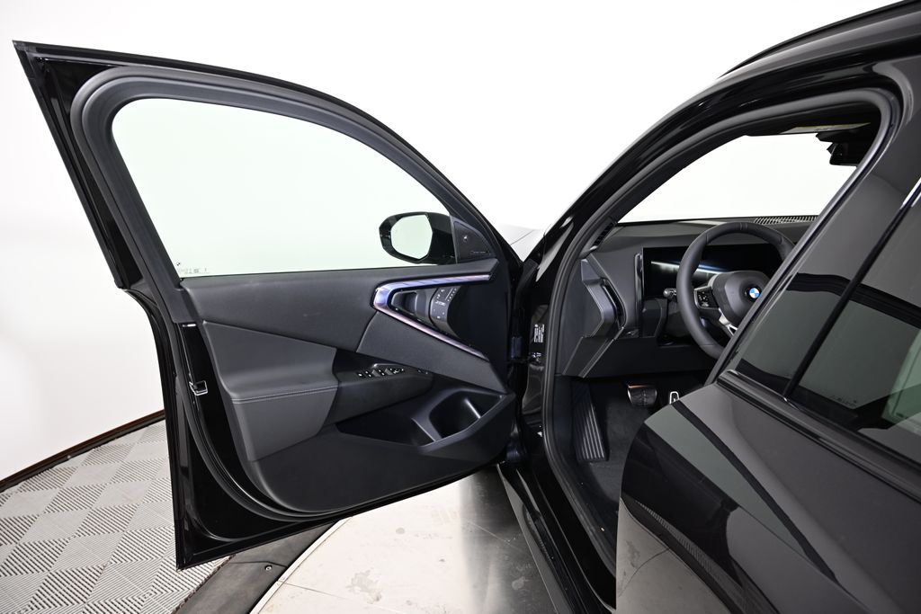 Thumbnail: 2025 BMW X3 - 21