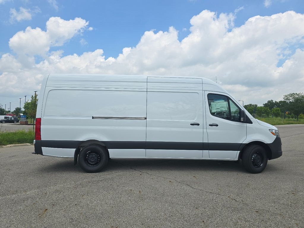 New 2026 White Mercedes-Benz Cargo 170 WB image 12