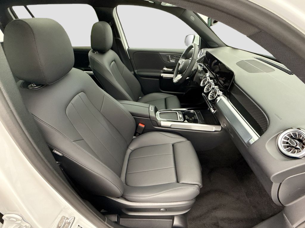 Used 2026 White Mercedes-Benz GLB 250 image 18
