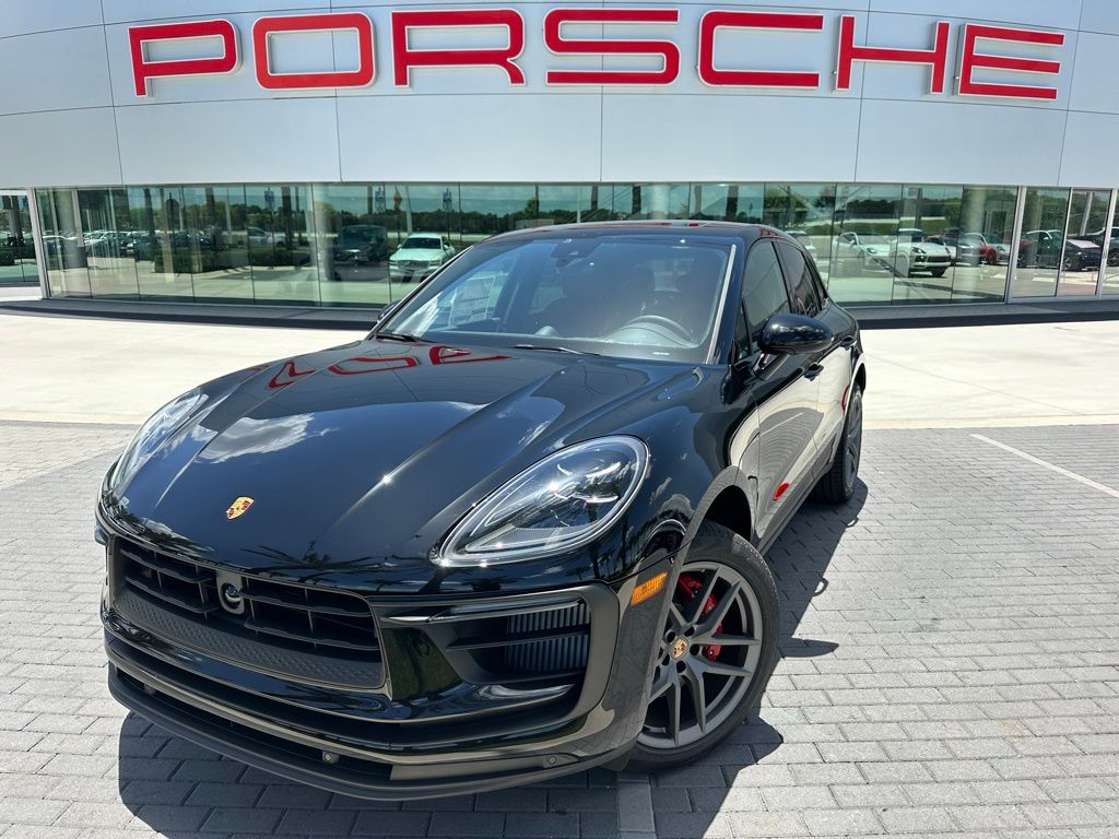 Thumbnail: 2025 Porsche Macan - 1