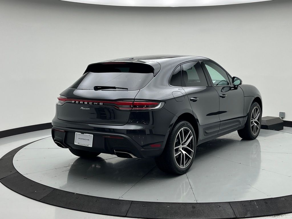 Thumbnail: 2025 Porsche Macan - 8