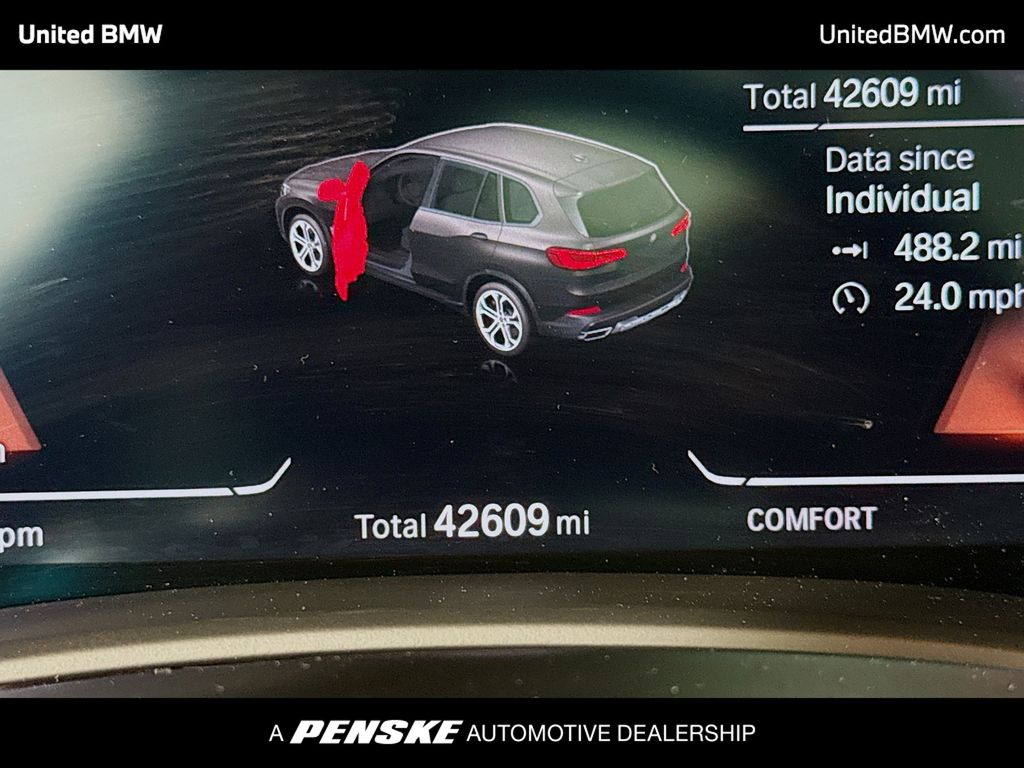 Thumbnail: 2021 BMW X5 - 7