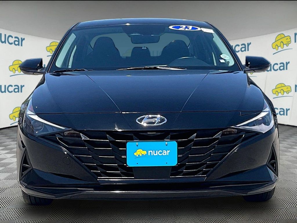 2023 Hyundai Elantra — photo 2