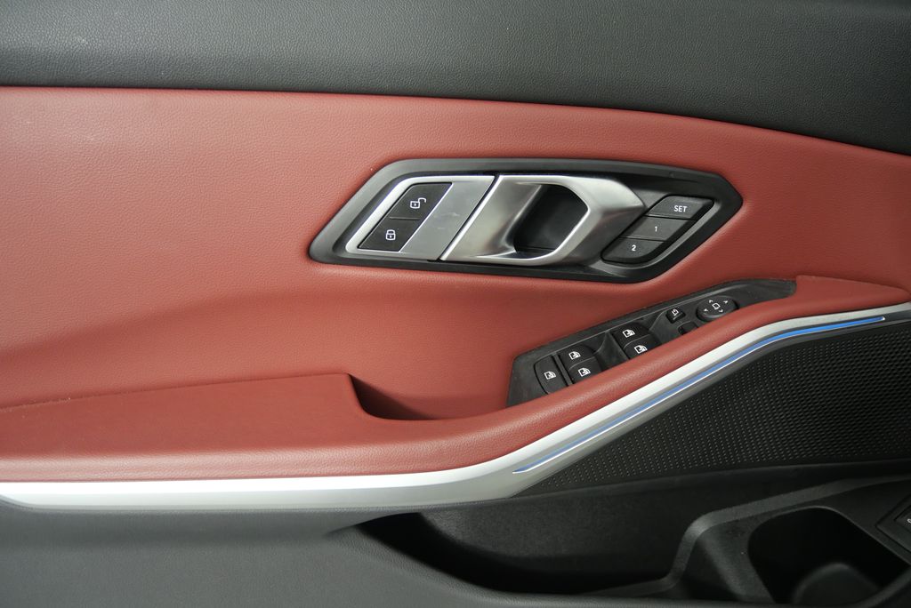 2023 BMW 3 Series 330i 9
