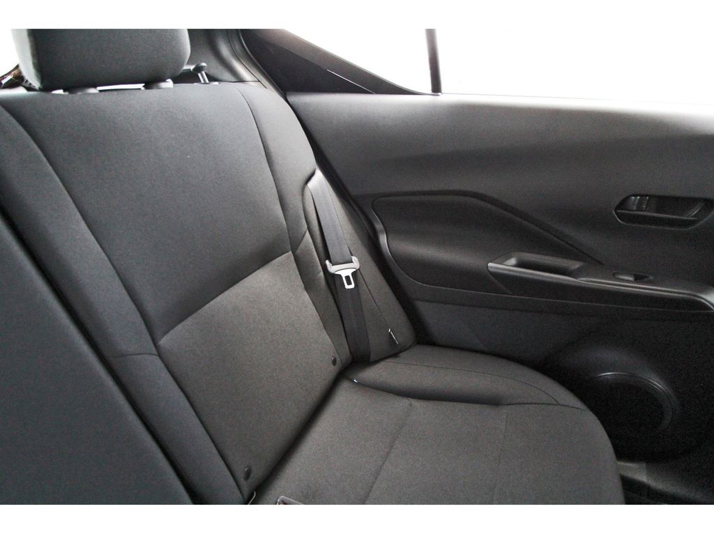 2025 Nissan Kicks Play S - 11