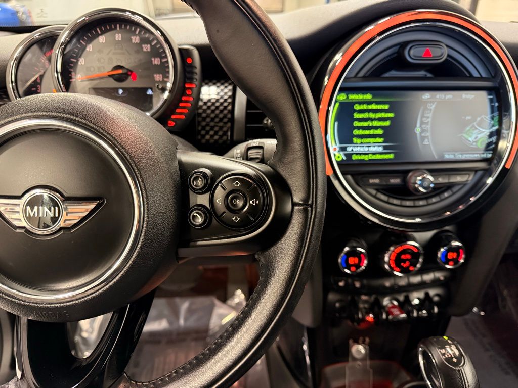 Thumbnail: 2017 MINI Cooper - 10