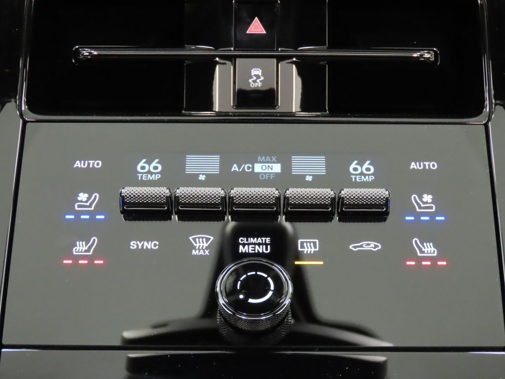 Thumbnail: 2026 Porsche Panamera - 26