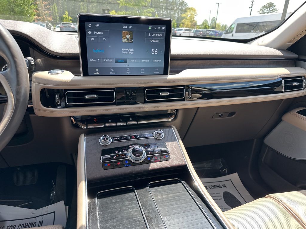 2021 Pristine White Lincoln Aviator Reserve AWD SUV