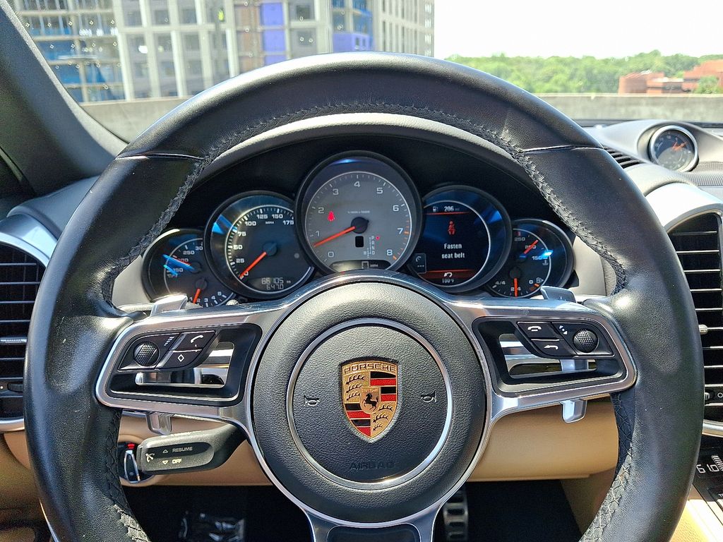 Thumbnail: 2018 Porsche Cayenne - 20