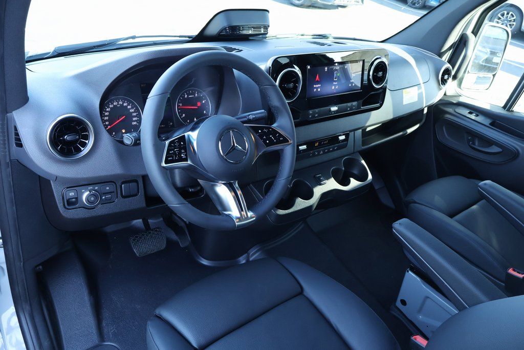 Thumbnail: 2026 Mercedes-Benz Sprinter - 3