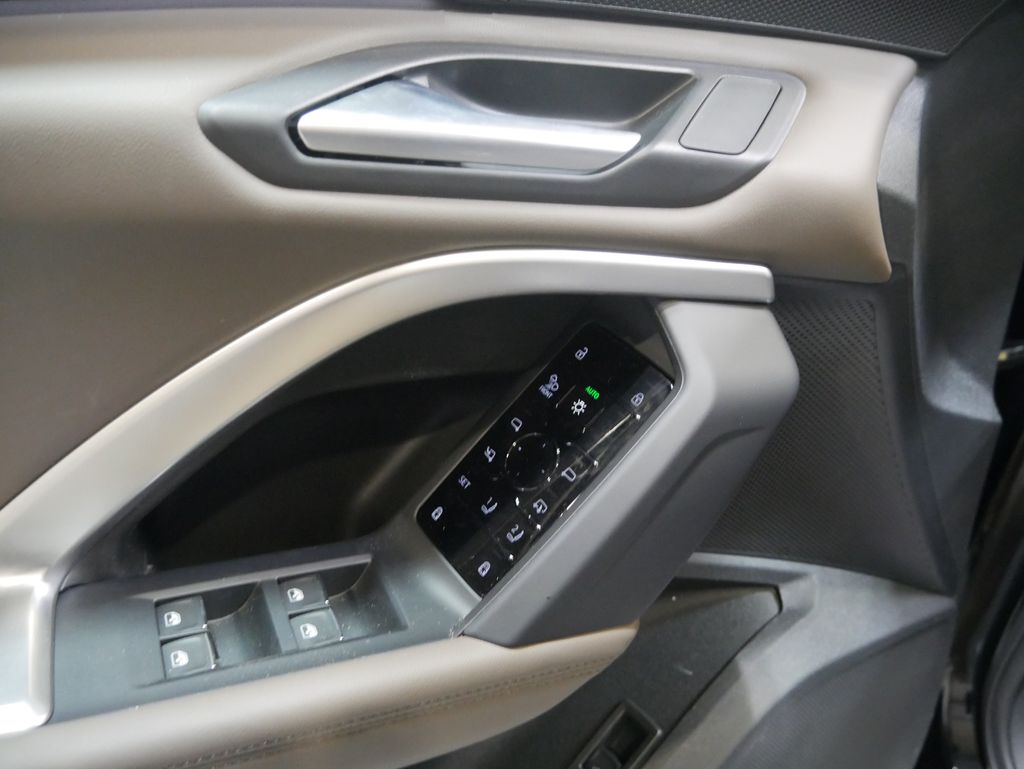 Thumbnail: 2025 Audi Q5 - 17