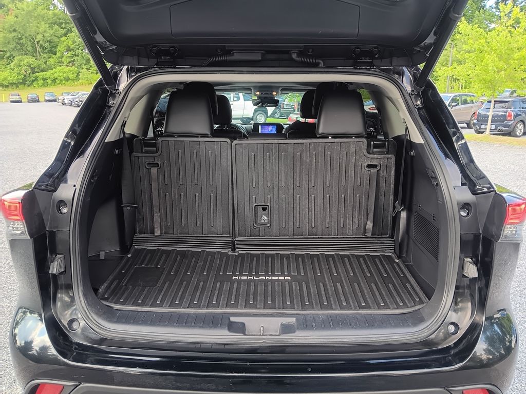 Used 2023 Toyota Highlander SUV