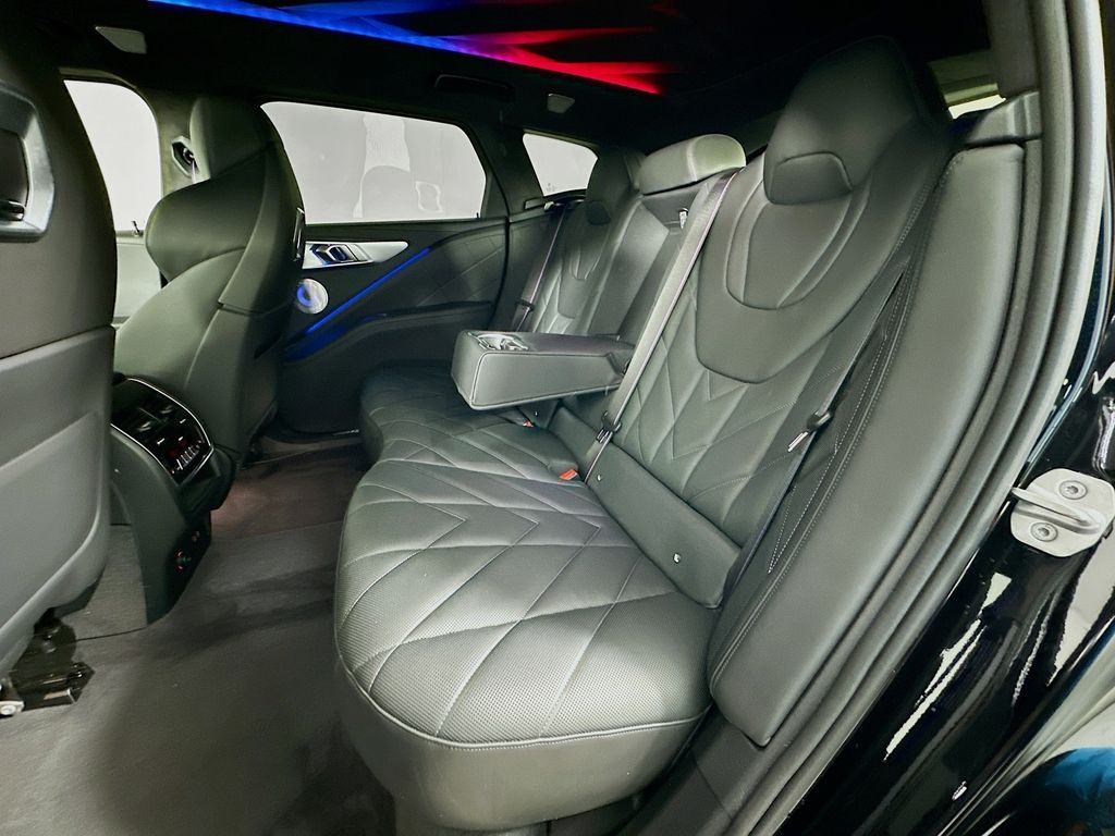 Thumbnail: 2023 BMW XM - 24