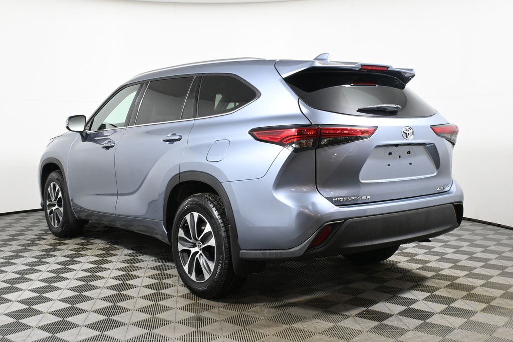 Thumbnail: 2021 Toyota Highlander - 5