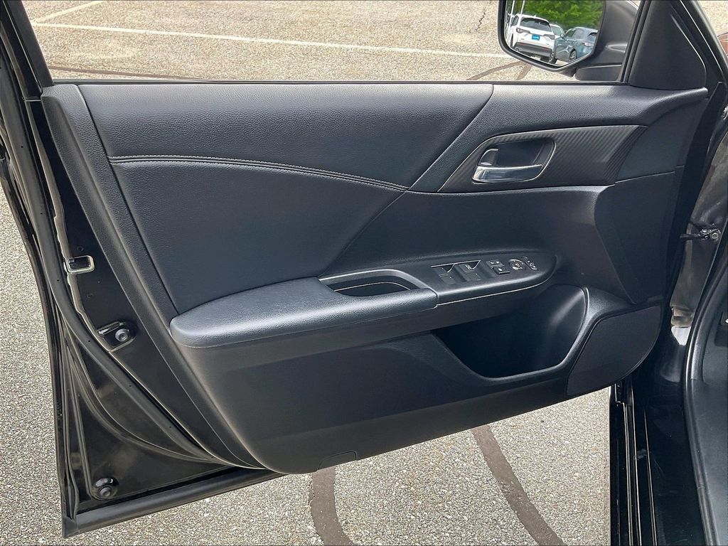 2016 Honda Accord — photo 9