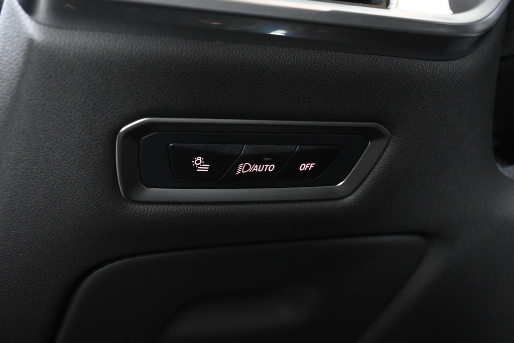 Thumbnail: 2026 BMW X7 - 27