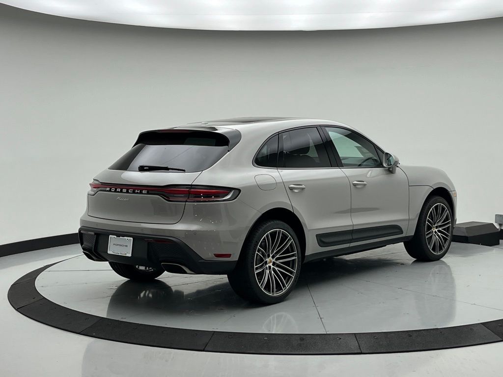 Thumbnail: 2026 Porsche Macan - 9