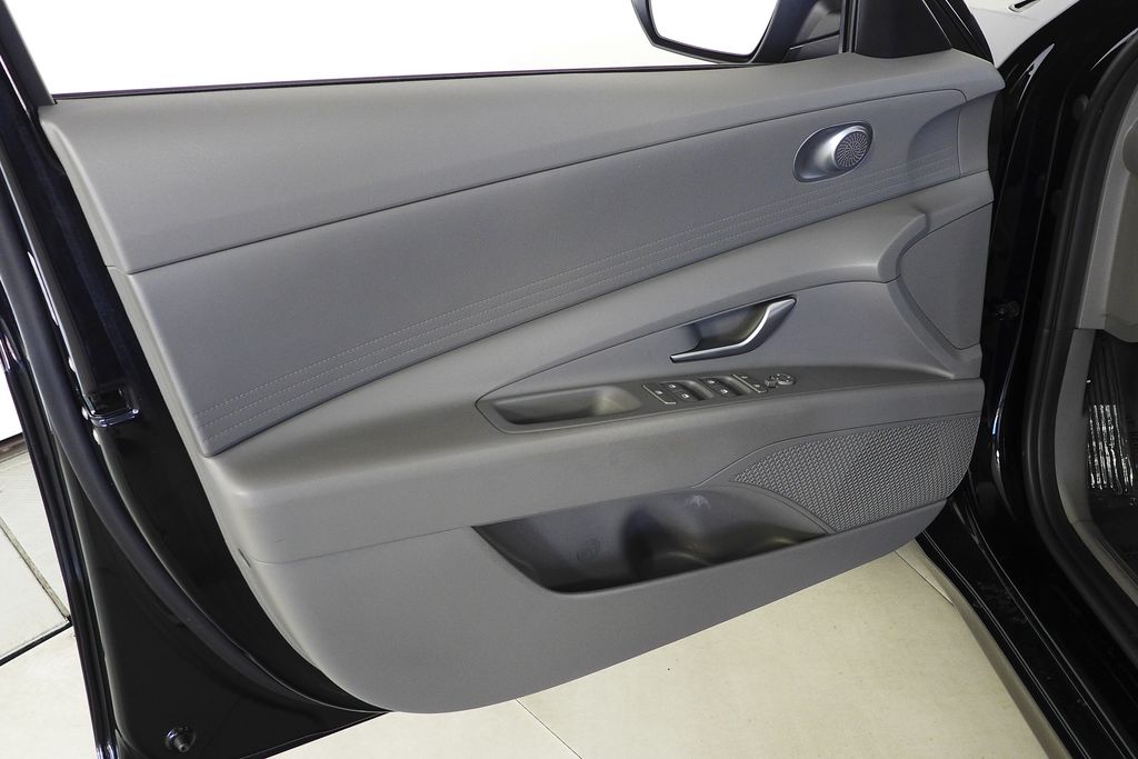 Thumbnail: 2023 Hyundai Elantra - 11