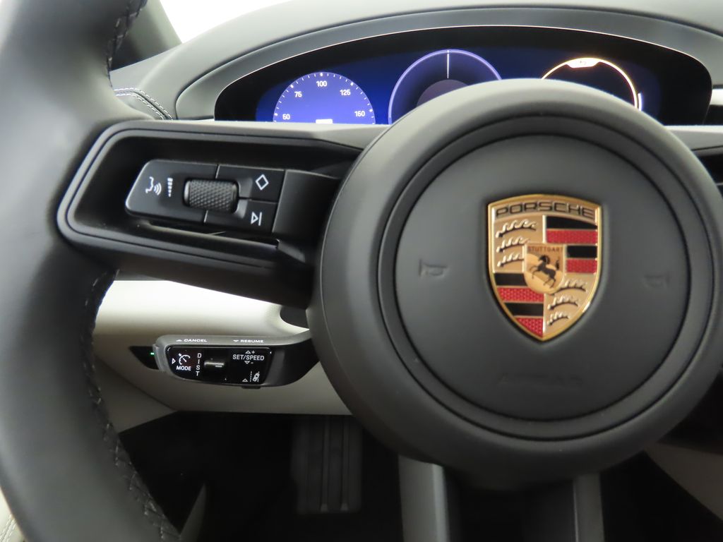 Thumbnail: 2025 Porsche Macan - 14