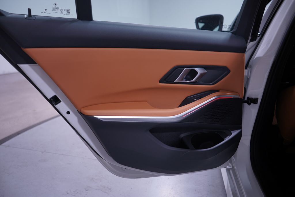 Thumbnail: 2025 BMW 3 Series - 15