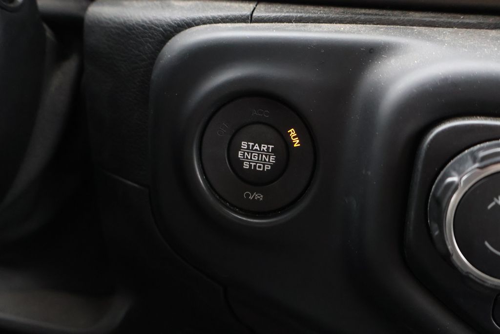 Thumbnail: 2019 Jeep Wrangler - 29