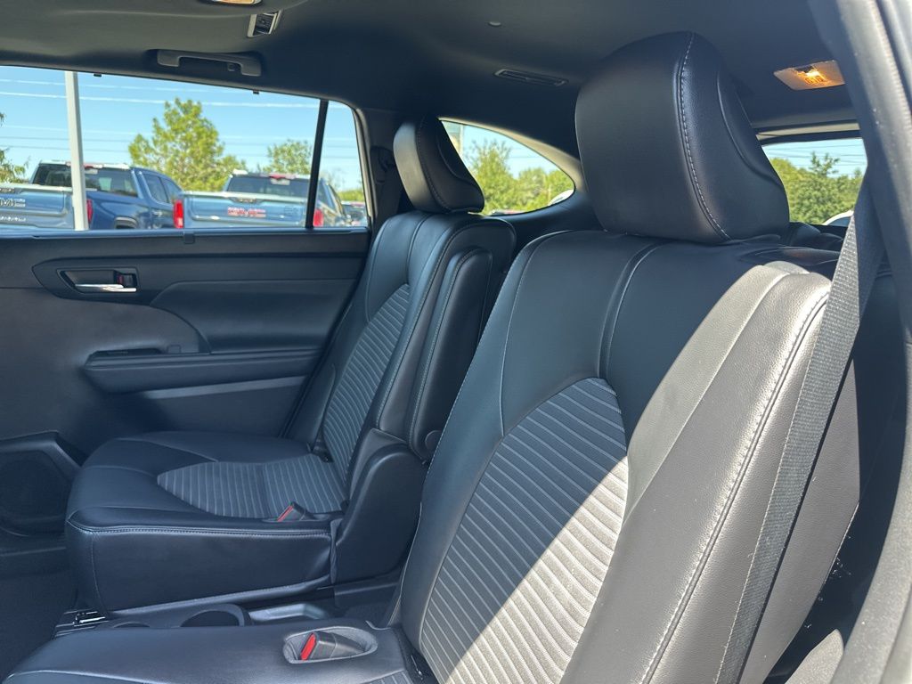Used Car 2021 Toyota Highlander  Xse For Sale Under $40,000 In Austin, Texas