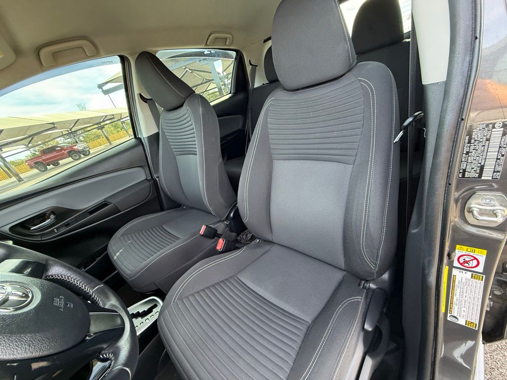 Thumbnail: 2016 Toyota Yaris - 14