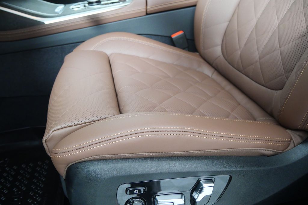 2026 BMW X7 xDrive40i 9