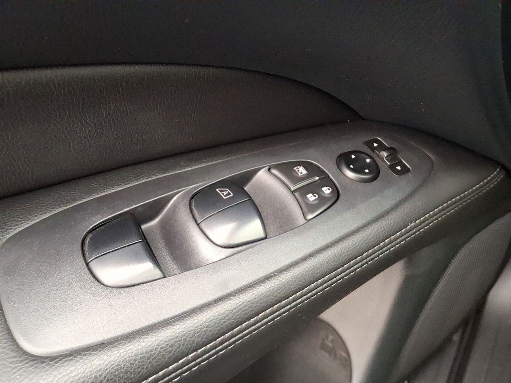 Thumbnail: 2020 Nissan Pathfinder - 26