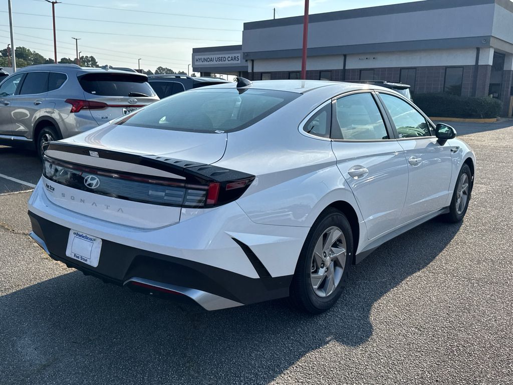 2025 Hyundai Sonata SE photo 5