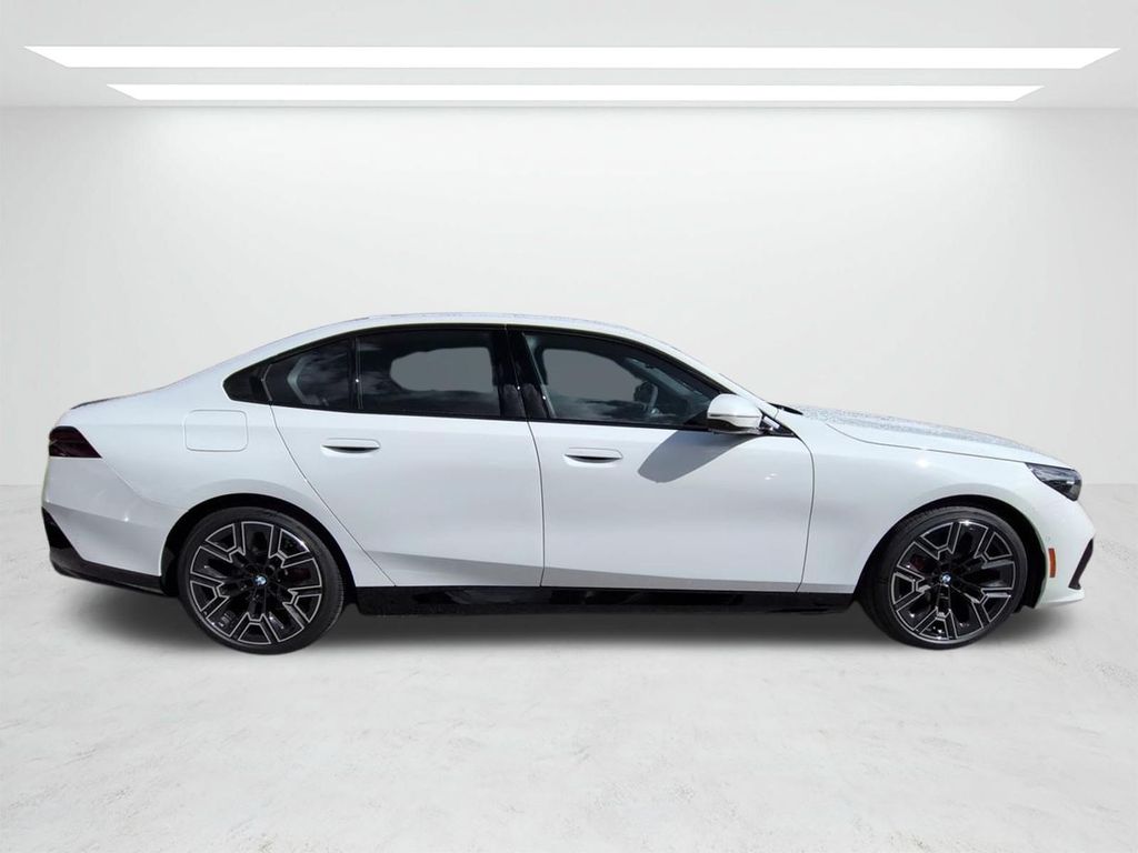 New 2027 White BMW eDrive40 image 3